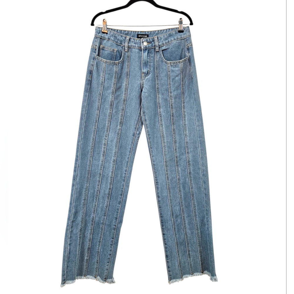 NWT Pretty Littlrle Things Light Blue Wash Raw Hem Straight Leg Jeans Size 2 - Picture 2 of 6